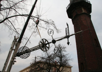 Odrestaurowana Kula Czasu wraca na latarnię, 2008. fot. M